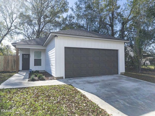 100 Jantz Drive, Lafayette, LA 70506