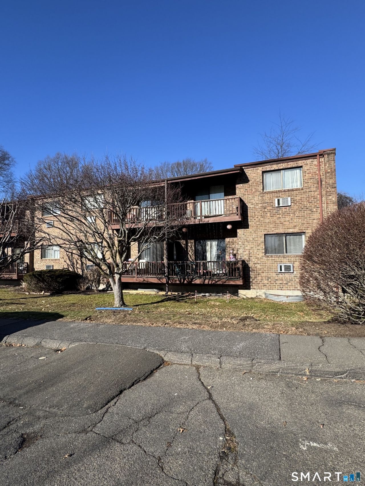 235 Henry, Unit 12G, Stratford, CT 06614 Main Photo