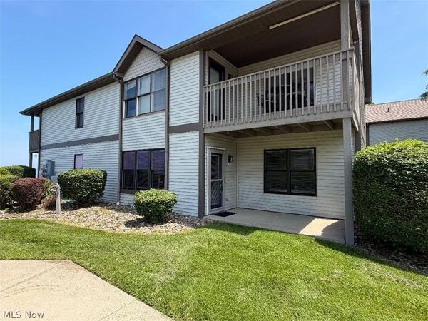 5237 W Lake Road W, Unit 1011, Saybrook, OH 44004