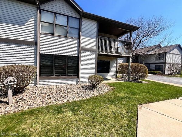 5237 W Lake Road W, Unit 1011, Saybrook, OH 44004