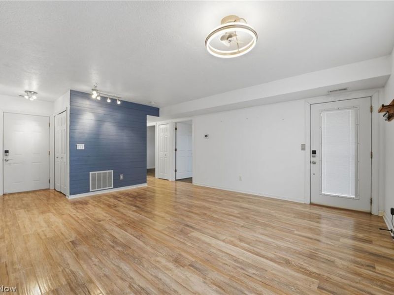 5237 W Lake Road W, Unit 1011, Saybrook, OH 44004 Photo 12