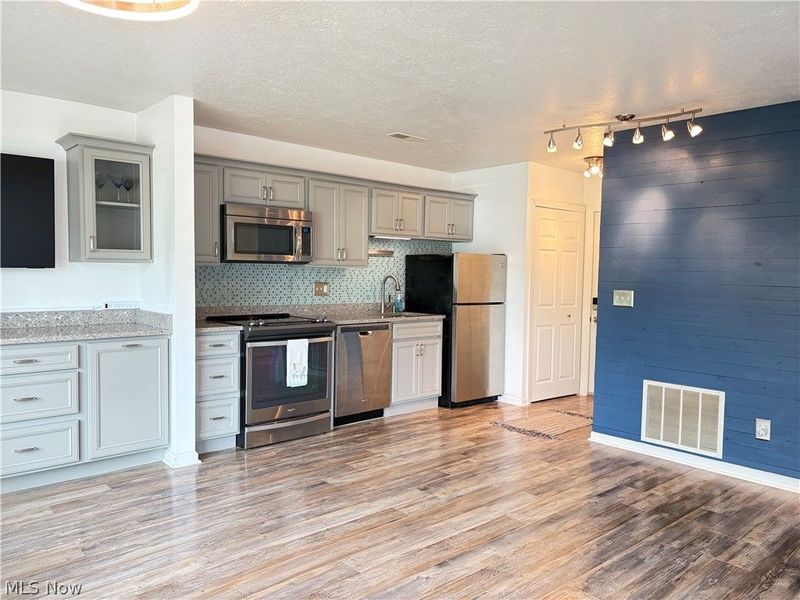 5237 W Lake Road W, Unit 1011, Saybrook, OH 44004 Photo 6