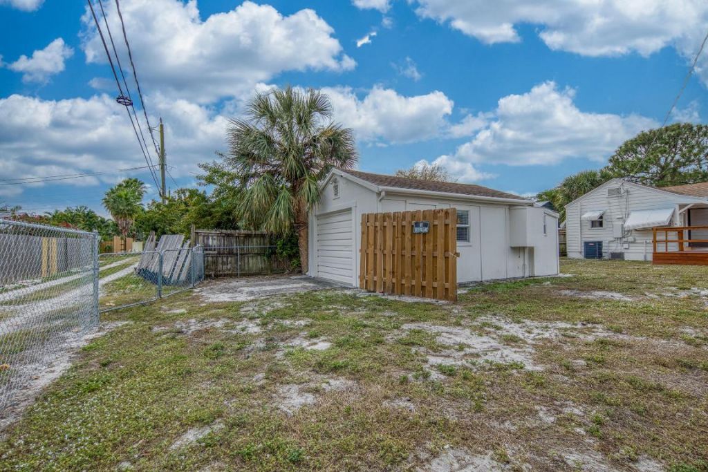 1126 N J Street, Lake Worth Beach, FL 33460 Photo