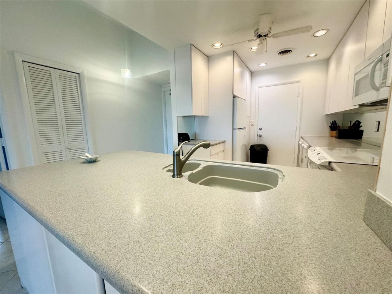 6000 N Ocean Boulevard, Unit 1D, Lauderdale by the Sea, FL 33308 Photo