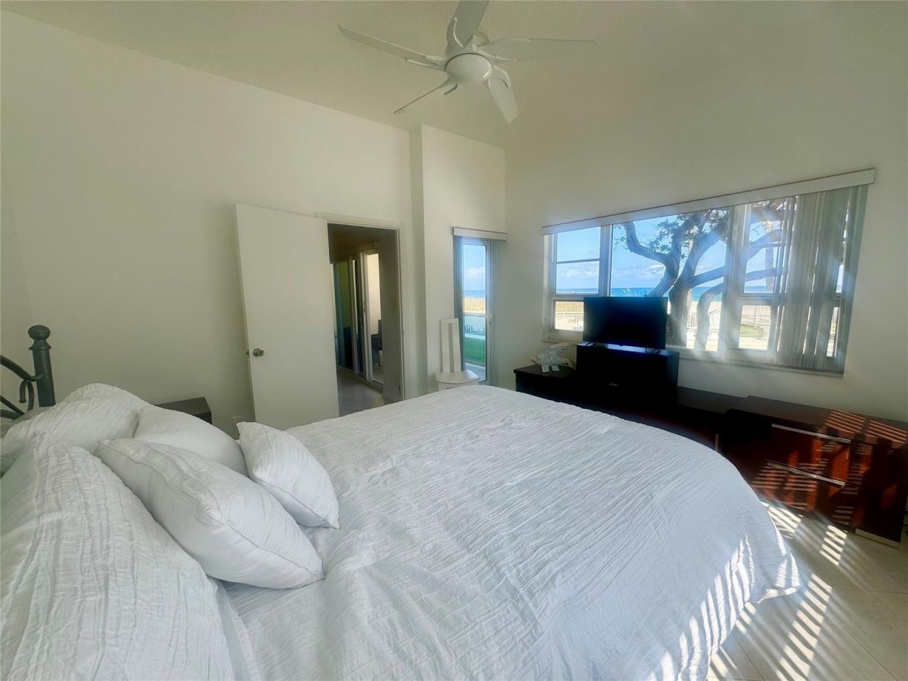 6000 N Ocean Boulevard, Unit 1D, Lauderdale by the Sea, FL 33308 Photo