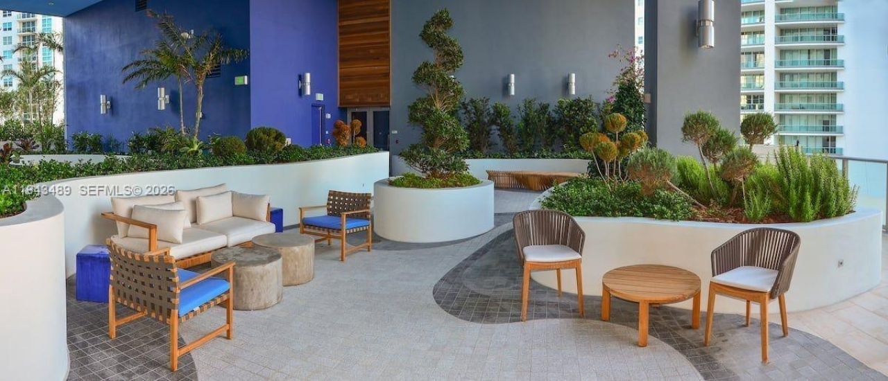 1300 Brickell Bay Dr, Unit 3007, Miami, FL 33131 Photo