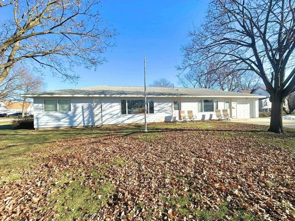 502 Call Street , Emmetsburg, IA 50536