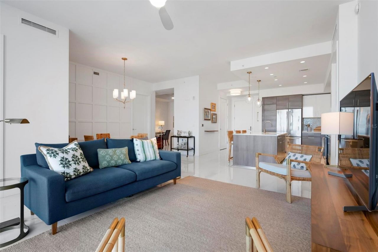 111 S Pineapple Avenue, Unit 719, Sarasota, FL 34236 Photo