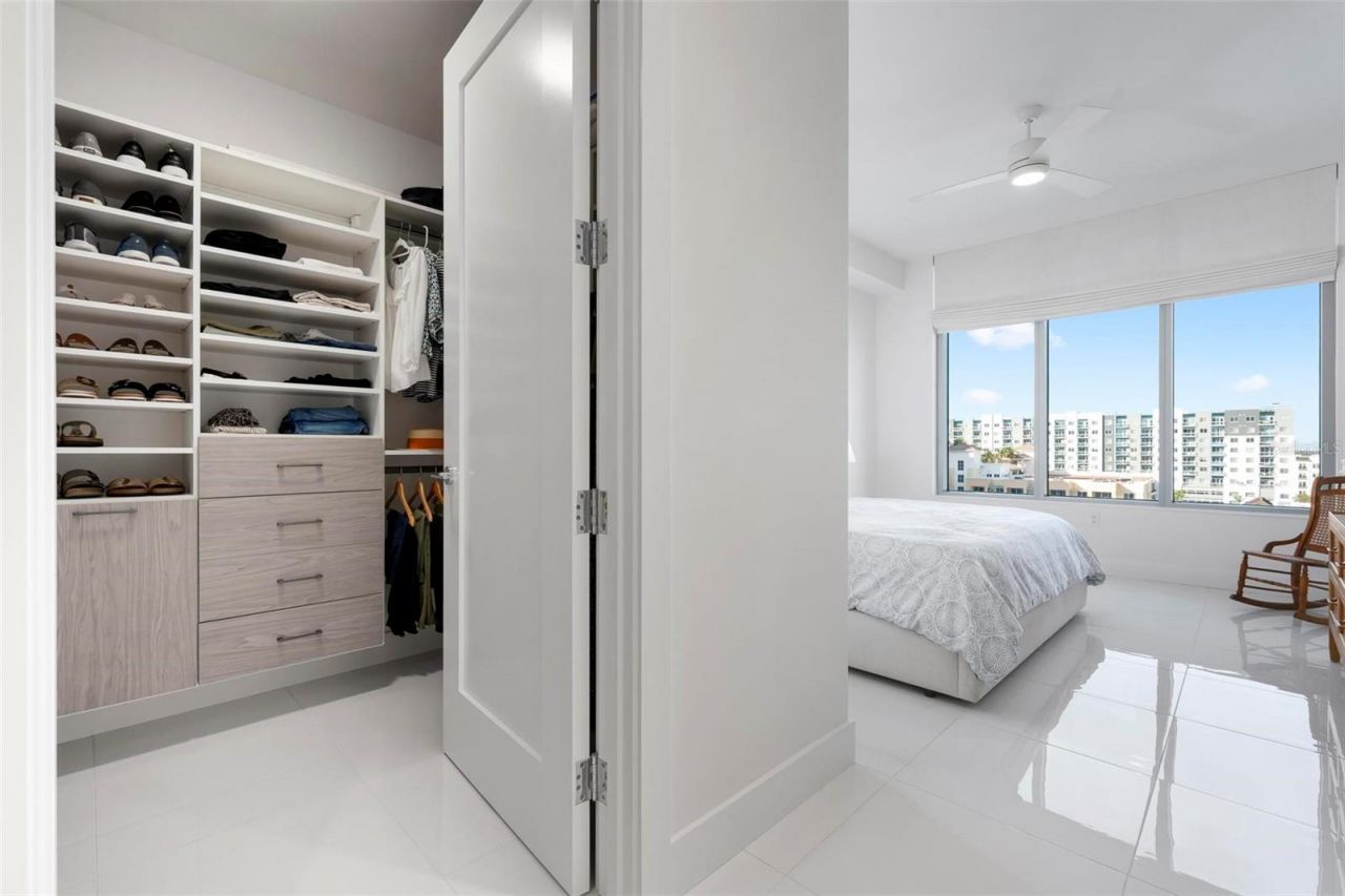 111 S Pineapple Avenue, Unit 719, Sarasota, FL 34236 Photo