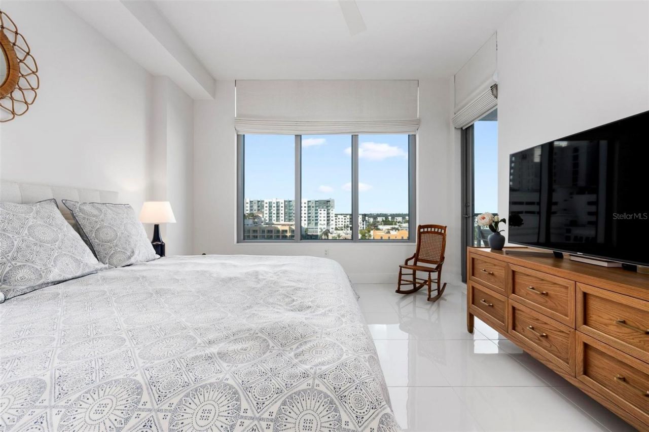 111 S Pineapple Avenue, Unit 719, Sarasota, FL 34236 Photo