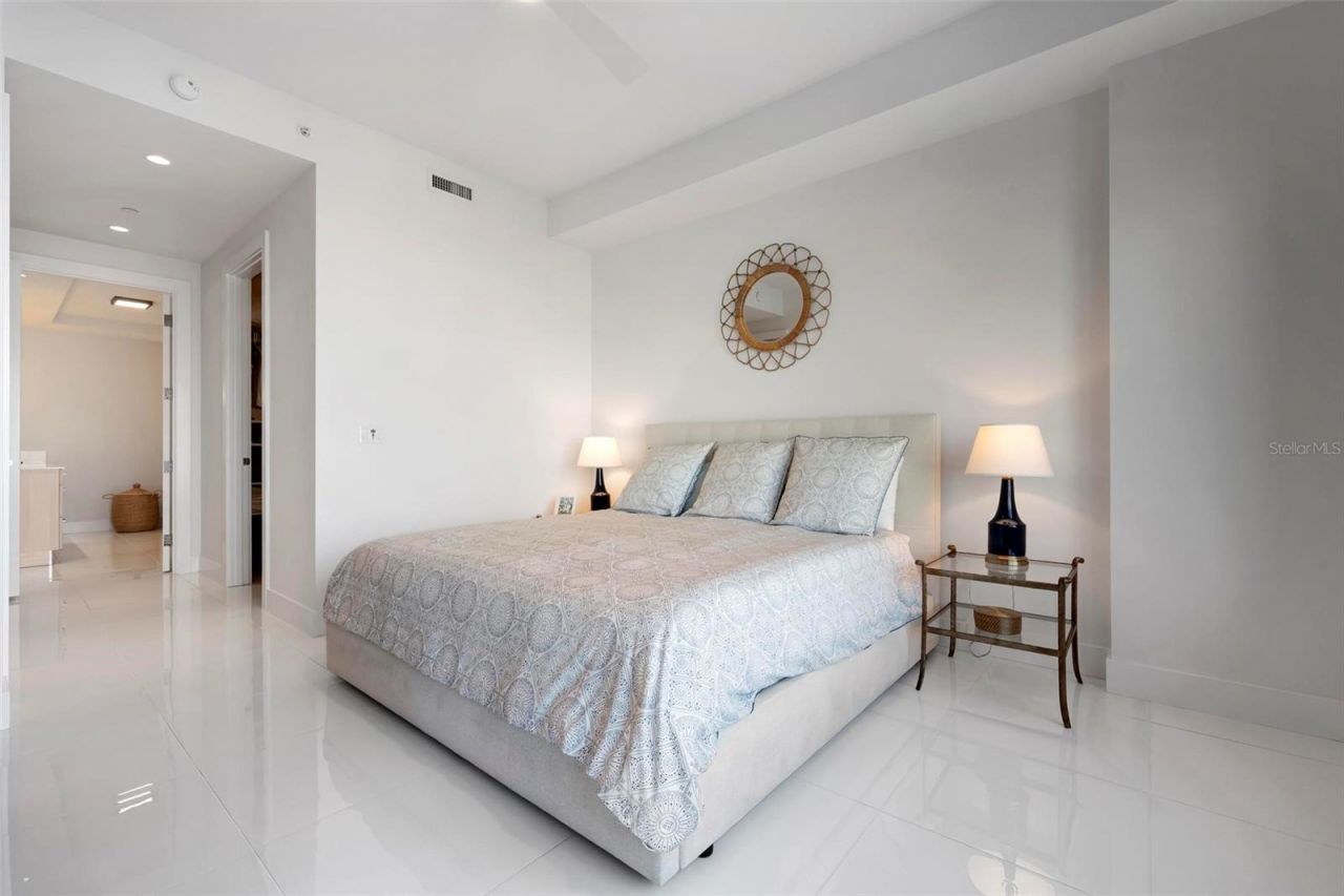 111 S Pineapple Avenue, Unit 719, Sarasota, FL 34236 Photo