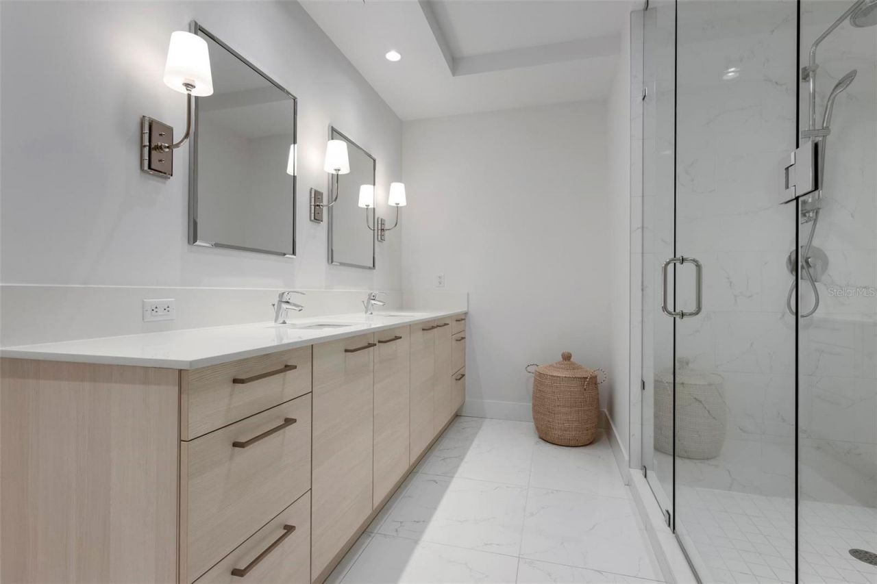 111 S Pineapple Avenue, Unit 719, Sarasota, FL 34236 Photo