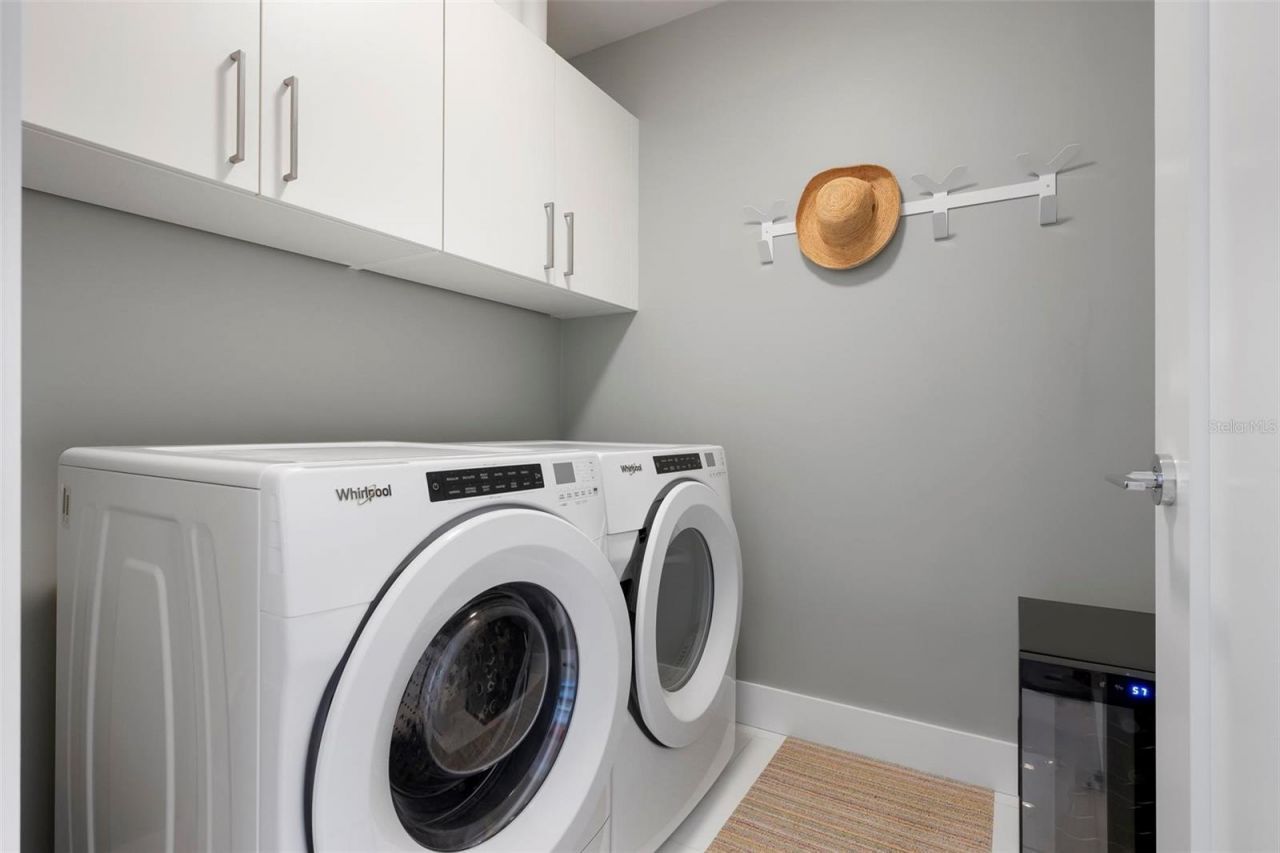 111 S Pineapple Avenue, Unit 719, Sarasota, FL 34236 Photo