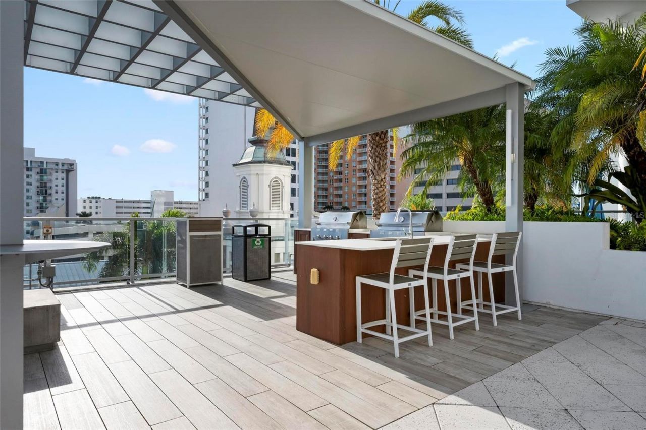 111 S Pineapple Avenue, Unit 719, Sarasota, FL 34236 Photo