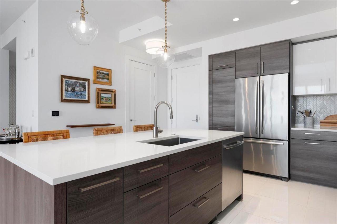 111 S Pineapple Avenue, Unit 719, Sarasota, FL 34236 Photo