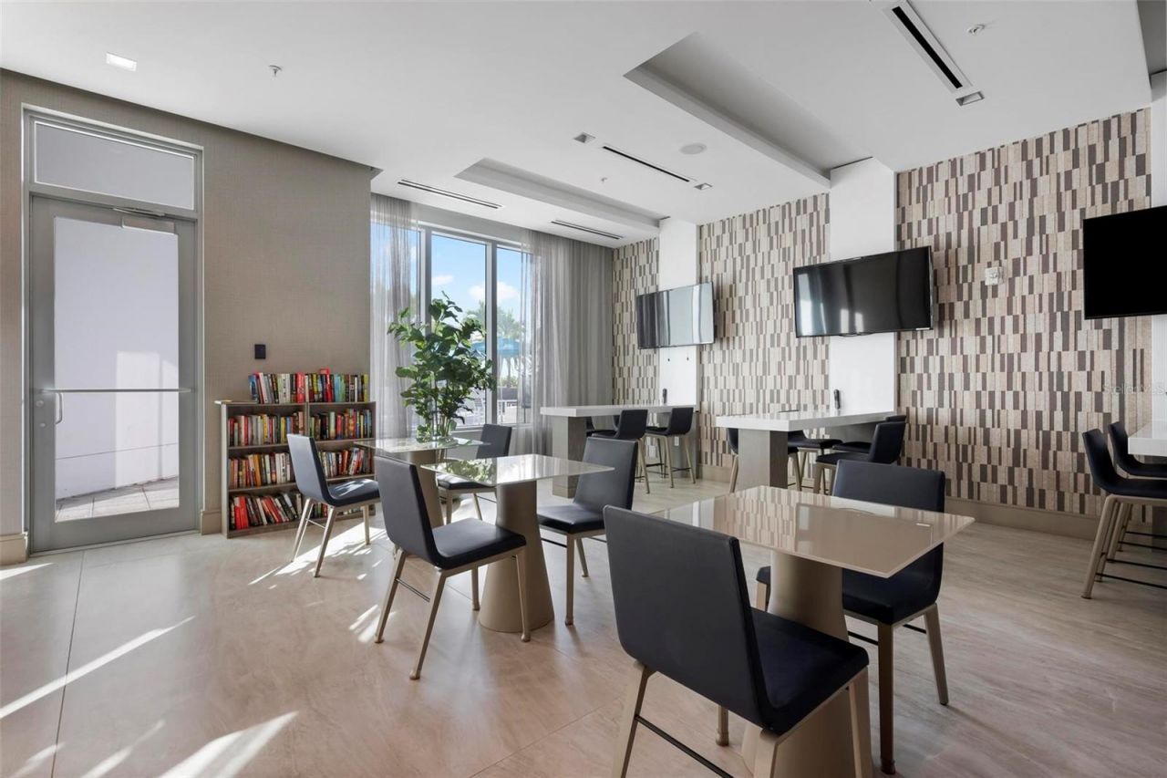 111 S Pineapple Avenue, Unit 719, Sarasota, FL 34236 Photo