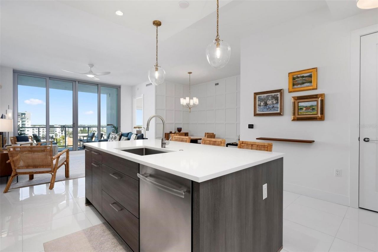 111 S Pineapple Avenue, Unit 719, Sarasota, FL 34236 Photo