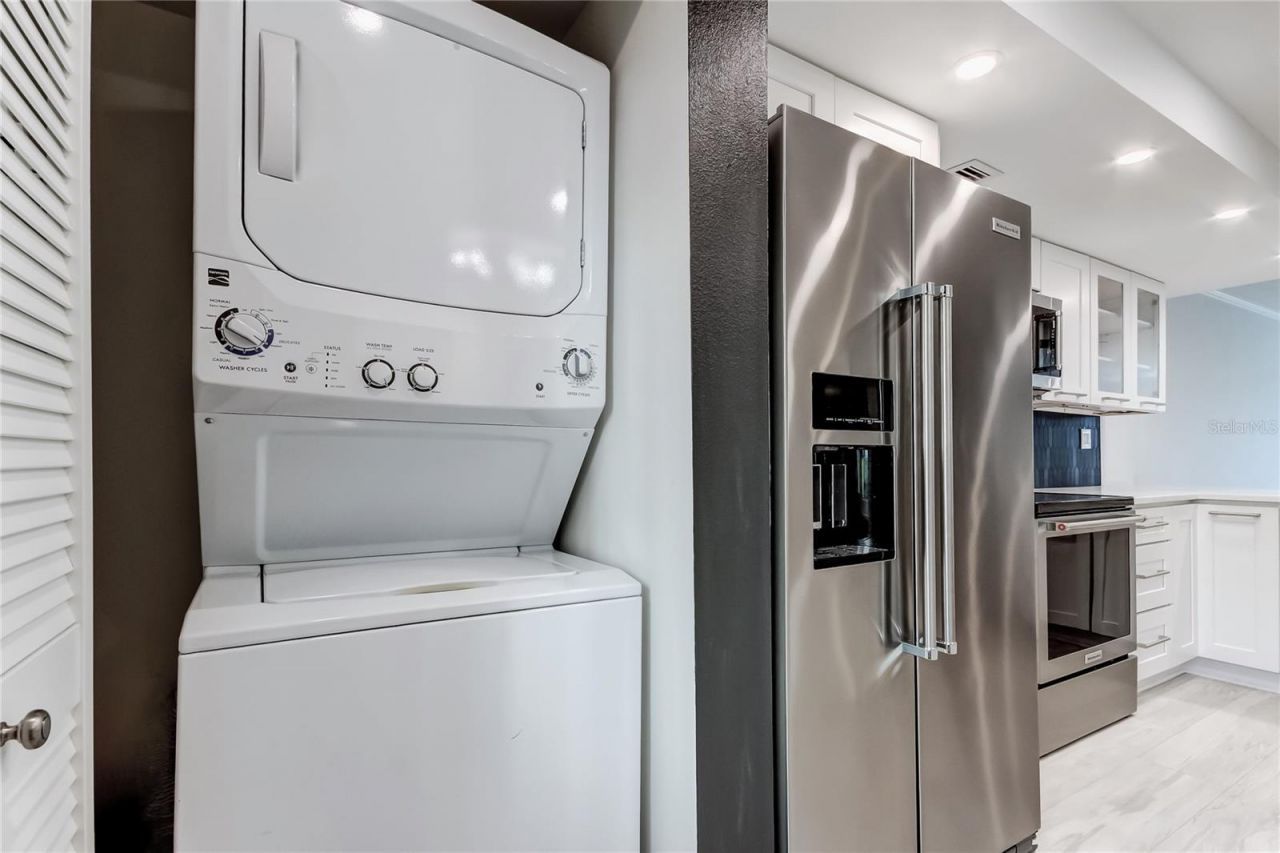 650 Island Way, Unit 106, Clearwater Beach, FL 33767 Photo