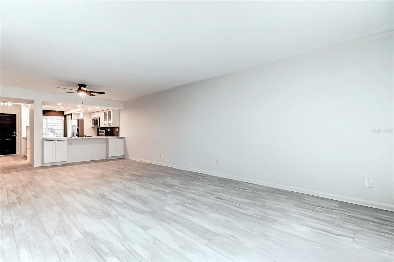650 Island Way, Unit 106, Clearwater Beach, FL 33767 Photo