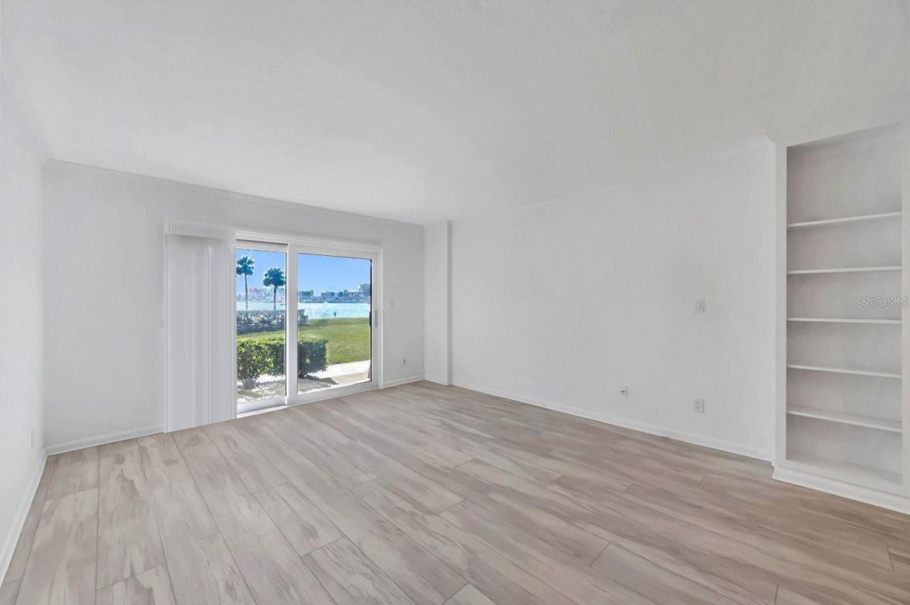 650 Island Way, Unit 106, Clearwater Beach, FL 33767 Photo