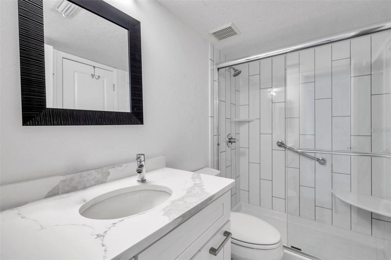 650 Island Way, Unit 106, Clearwater Beach, FL 33767 Photo