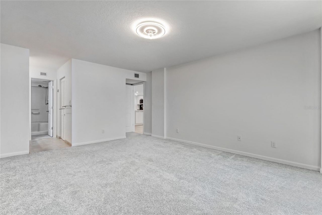 650 Island Way, Unit 106, Clearwater Beach, FL 33767 Photo