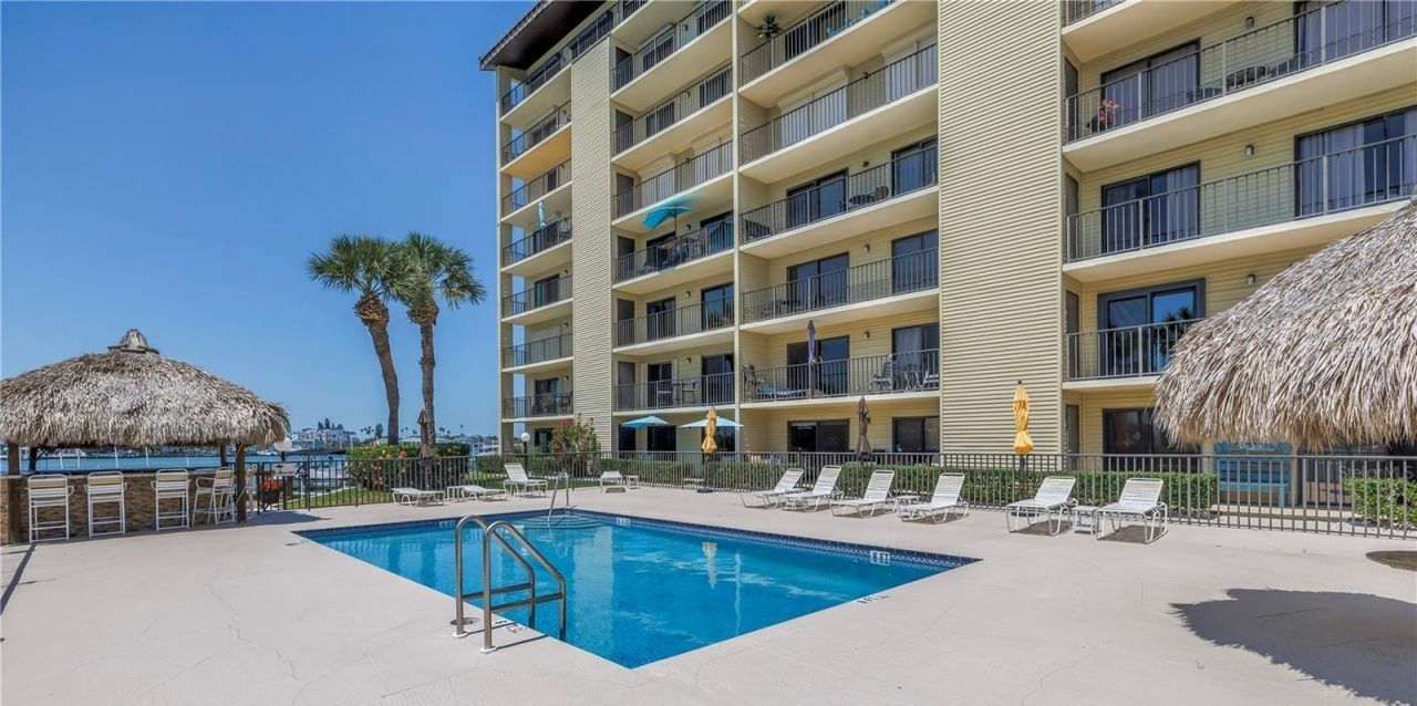 650 Island Way, Unit 106, Clearwater Beach, FL 33767 Photo