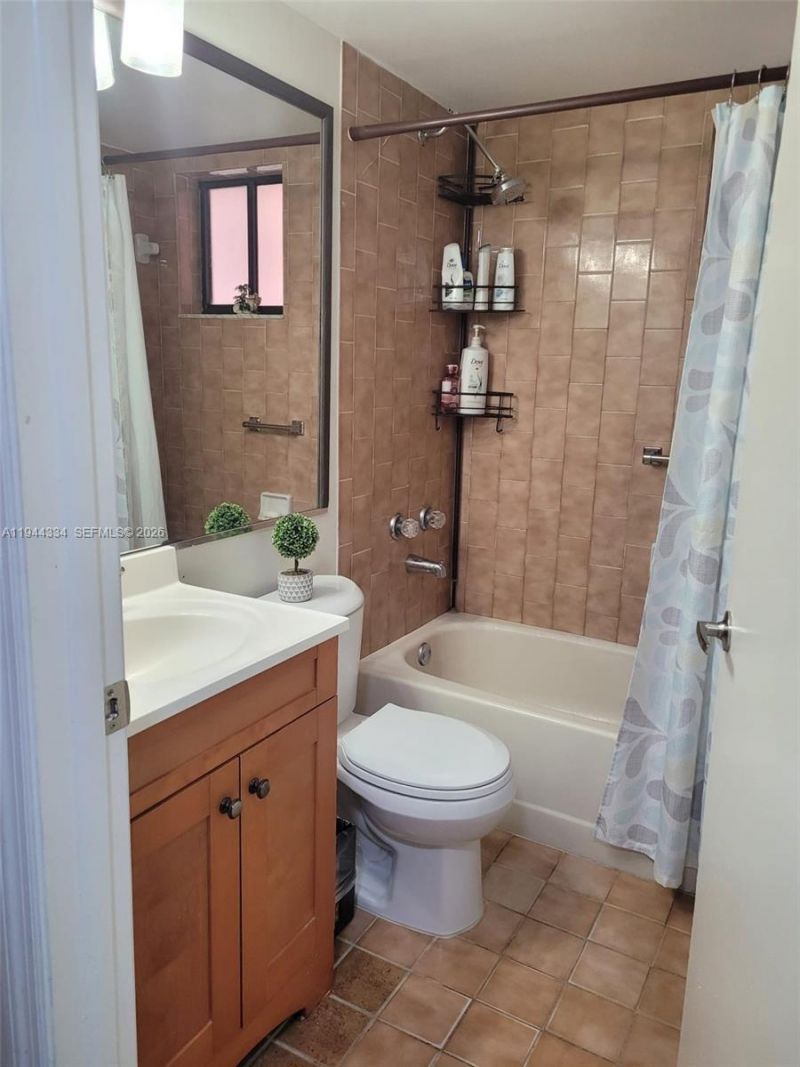 5350 W 21st Ct, Unit 203, Hialeah, FL 33016 Photo