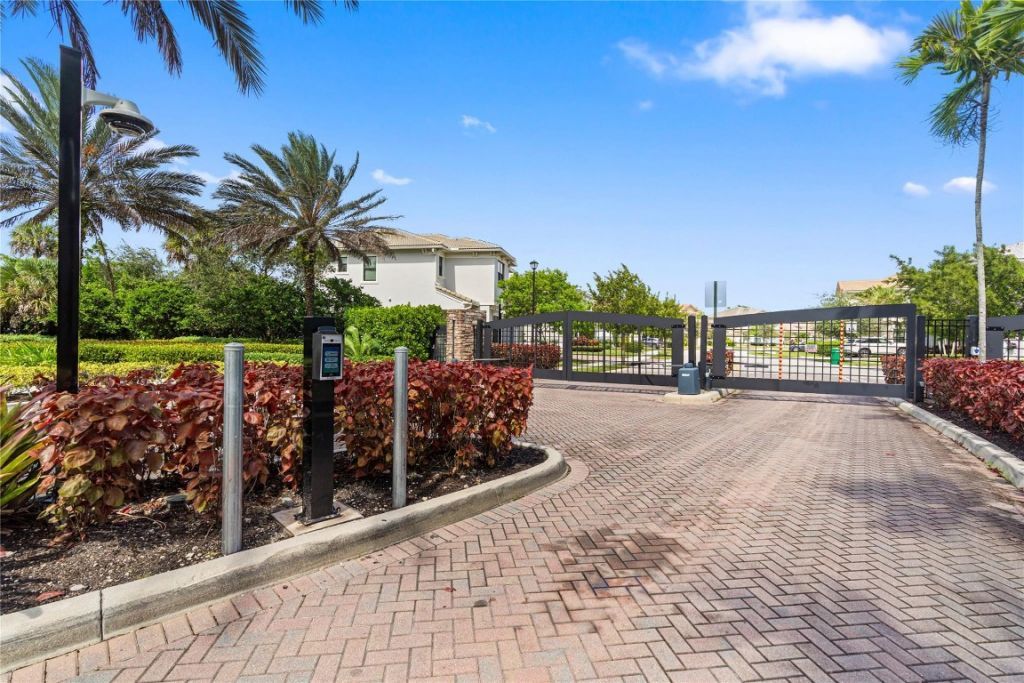 3821 NW 87th Way, Coral Springs, FL 33065 Photo