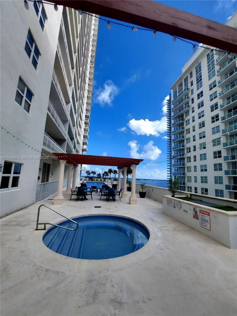 1200 Brickell Bay Dr, Unit 3708, Miami, FL 33131 Photo