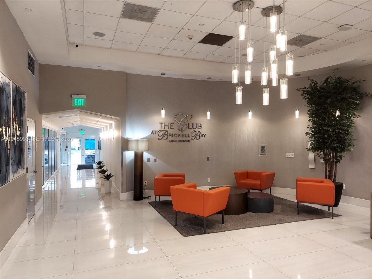 1200 Brickell Bay Dr, Unit 3708, Miami, FL 33131 Photo