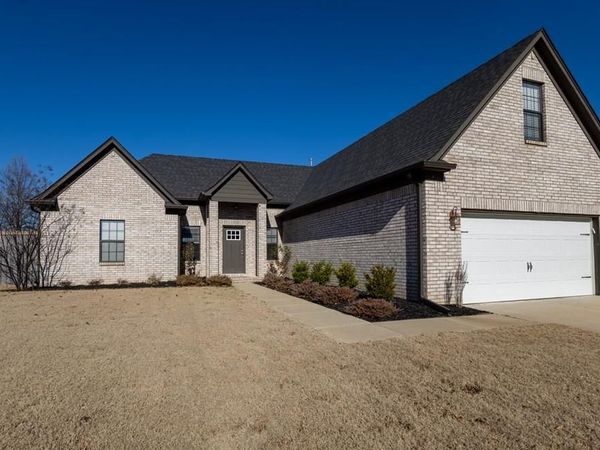 802 Greenock Way, Marion, AR 72364