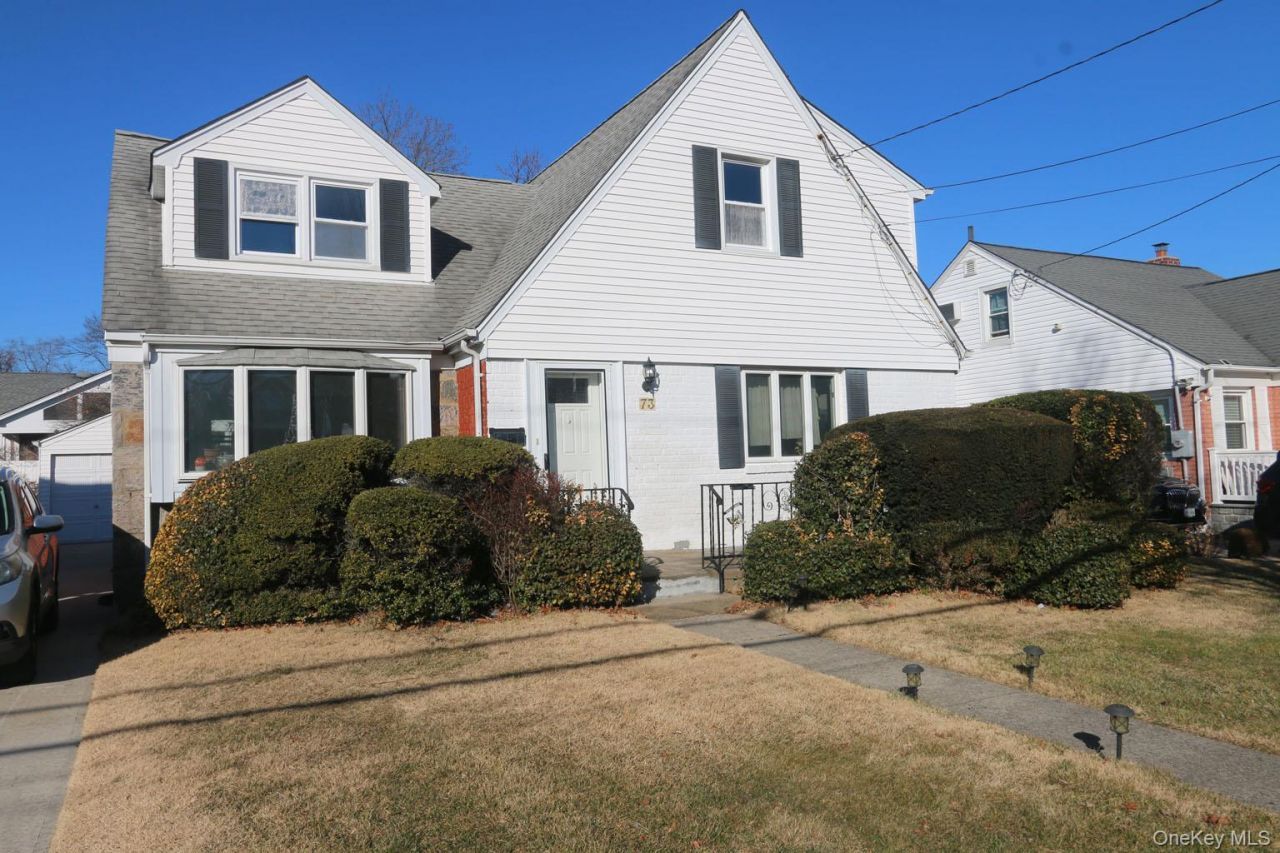 73 Evans Street, New Hyde Park, NY 11040 Main Photo