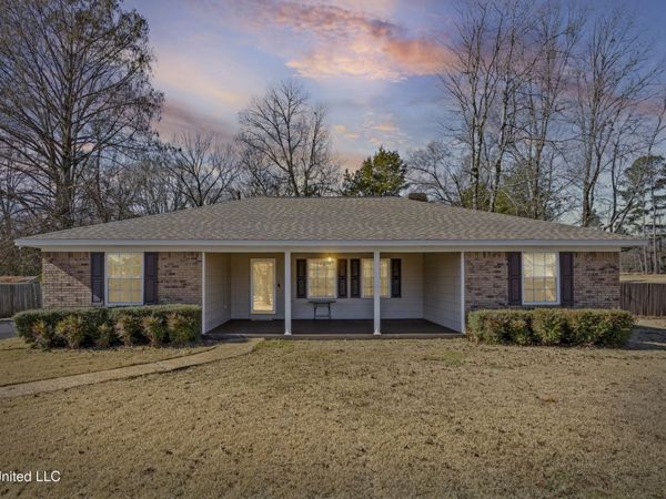 213 Dogwood Lane, Batesville, MS 38606