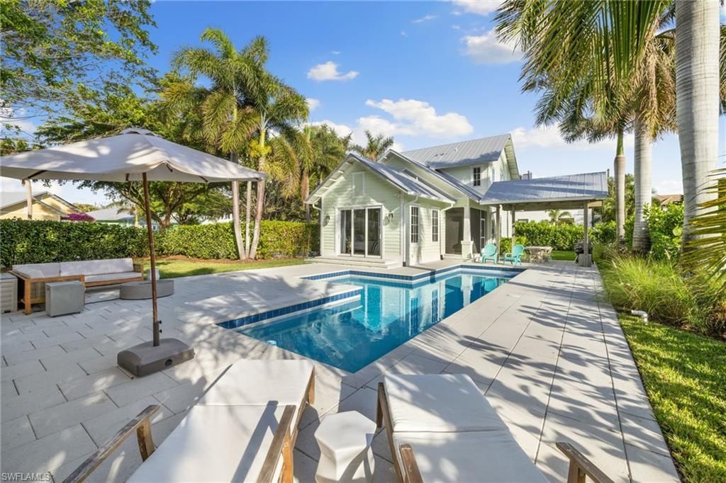 572 7th Ave N, Naples, FL 34102 Photo