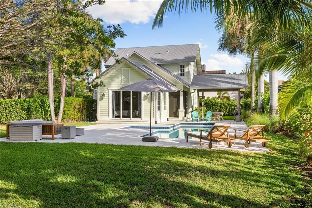 572 7th Ave N, Naples, FL 34102 Photo