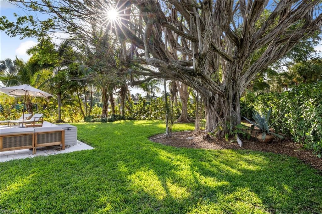 572 7th Ave N, Naples, FL 34102 Photo