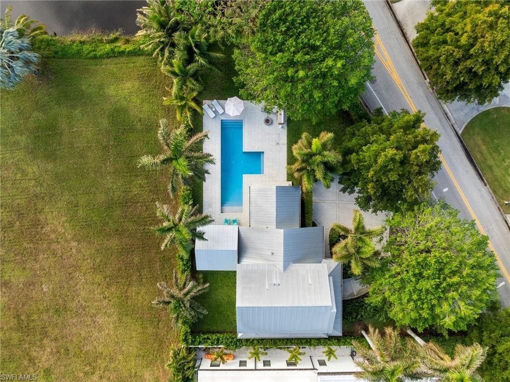 572 7th Ave N, Naples, FL 34102 Photo