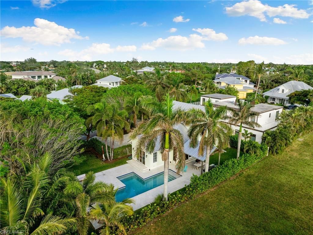 572 7th Ave N, Naples, FL 34102 Photo