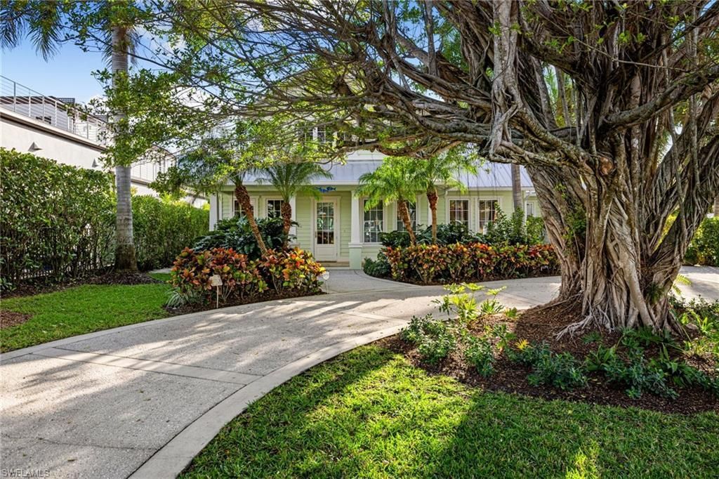 572 7th Ave N, Naples, FL 34102 Photo