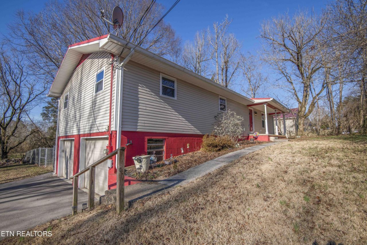 6853 Fraker Road, Knoxville, TN 37918 Main Photo