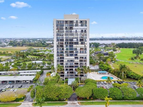 2400 Presidential Way, Unit 1502, West Palm Beach, FL 33401