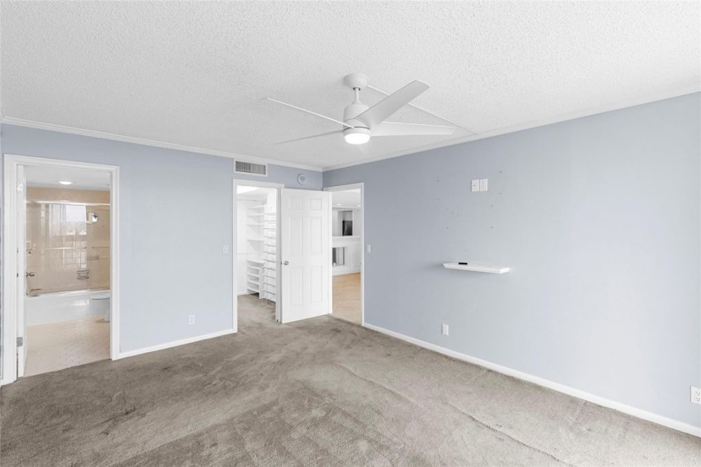 2400 Presidential Way, Unit 1502, West Palm Beach, FL 33401 Photo