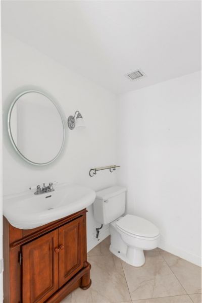 2400 Presidential Way, Unit 1502, West Palm Beach, FL 33401 Photo