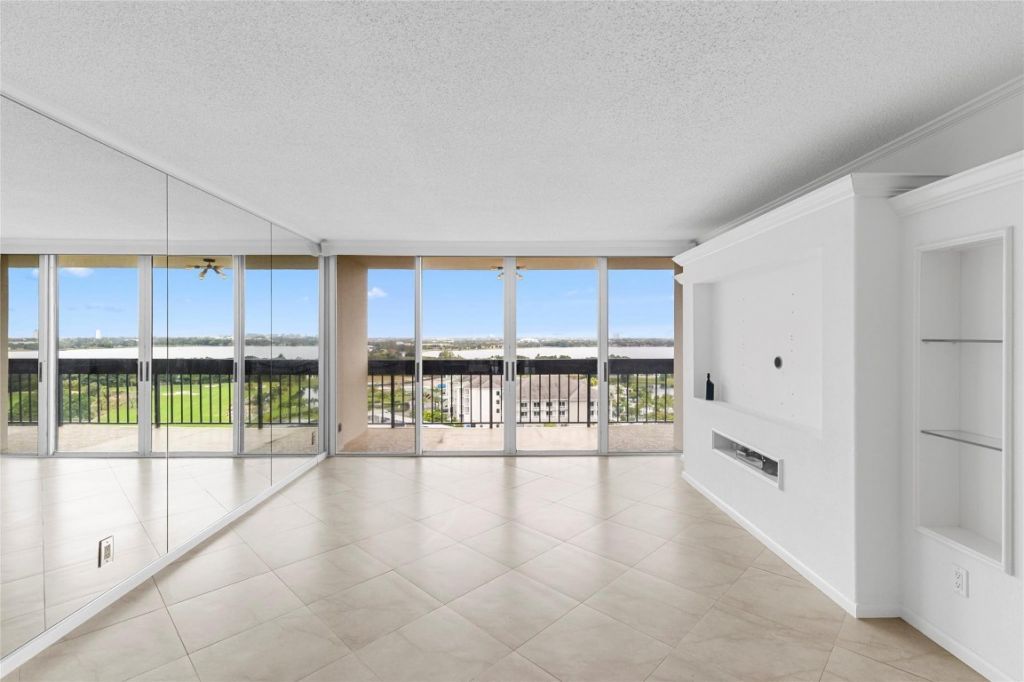 2400 Presidential Way, Unit 1502, West Palm Beach, FL 33401 Photo
