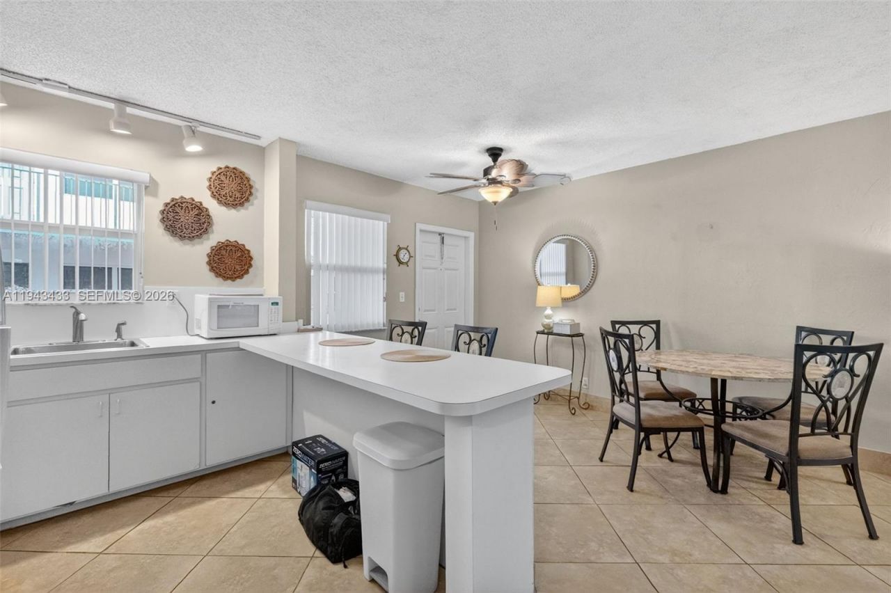 4520 El Mar Dr, Unit 12, Lauderdale by the Sea, FL 33308 Photo