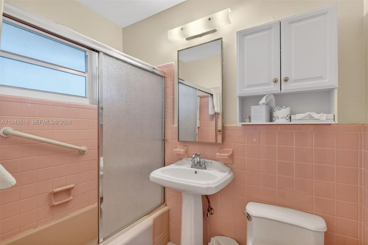 4520 El Mar Dr, Unit 18, Lauderdale by the Sea, FL 33308 Photo