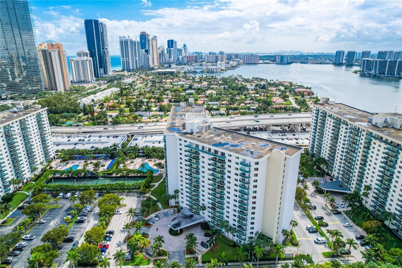 19380 Collins Ave, Unit 307, Sunny Isles Beach, FL 33160 Photo