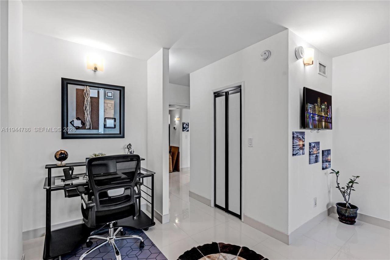 19380 Collins Ave, Unit 307, Sunny Isles Beach, FL 33160 Photo