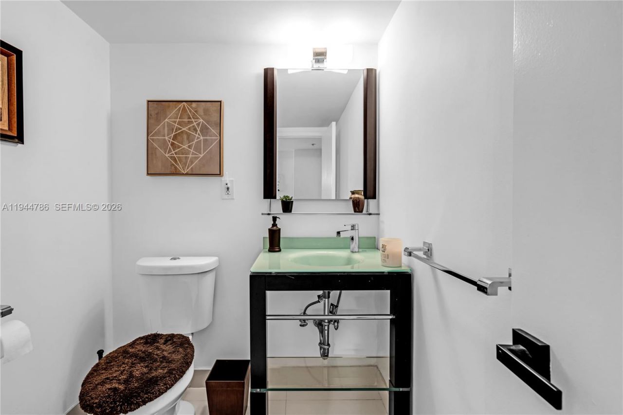 19380 Collins Ave, Unit 307, Sunny Isles Beach, FL 33160 Photo